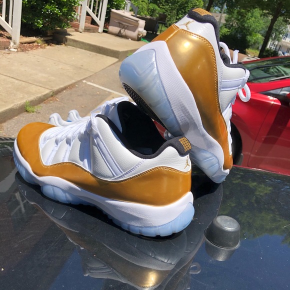 Jordan 11 Retro Low Closing Ceremony - Picture 3 of 5